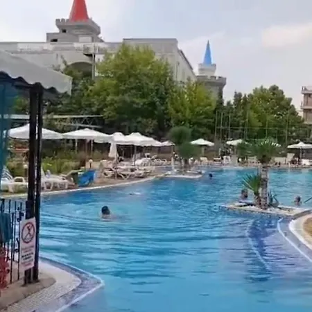 Grand Kamelia Family Friendly Hub And Pool Apartment Slantschew brjag